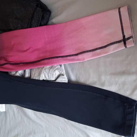 Workout clothing bundle! Under Armour, Lole, QueenieKe. Mostly small or XS - Picture 8 of 10